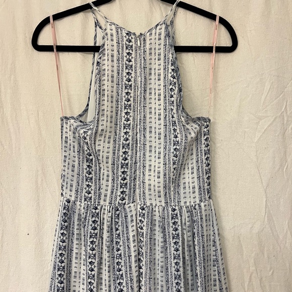 Forever 21 White and Blue Maxi Dress - Picture 9 of 9